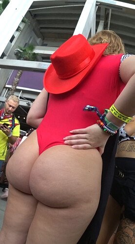 Thick assed raver #i9kVXnnu